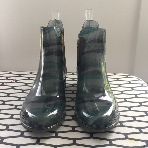 Camouflage Booties (fits like size 10/10.5) - Picture 3 of 4